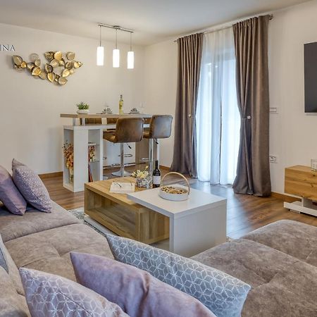 Apartment Nina Pazin Luaran gambar